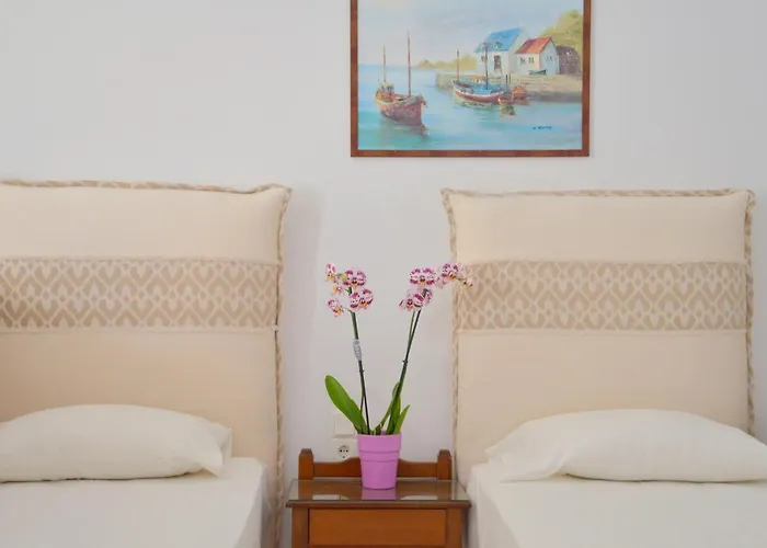 Отель Giannis Адамас