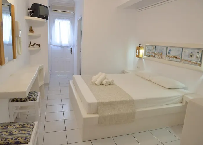 Отель Giannis Адамас