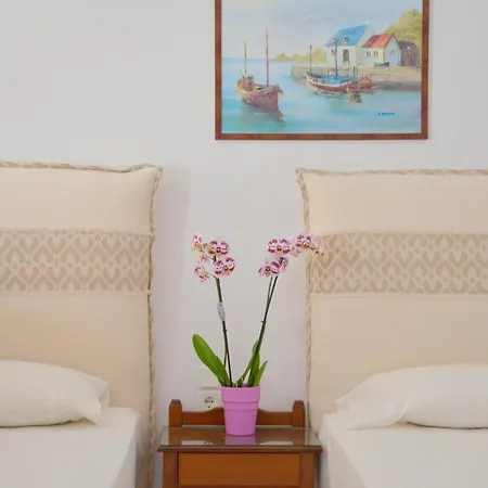 Hotell Giannis Adamantas (Milos)