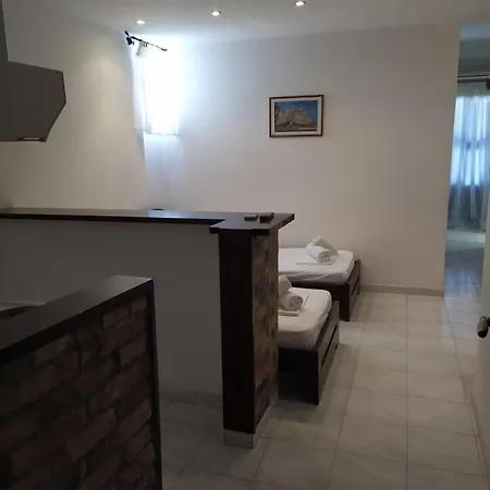 Giannis Hotel *